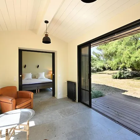 Maison Spacieuse Avec Piscine Et Acces - Fr-1-434-69