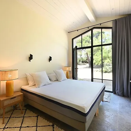 Vakantiehuis Maison Spacieuse Avec Piscine Et Acces - Fr-1-434-69